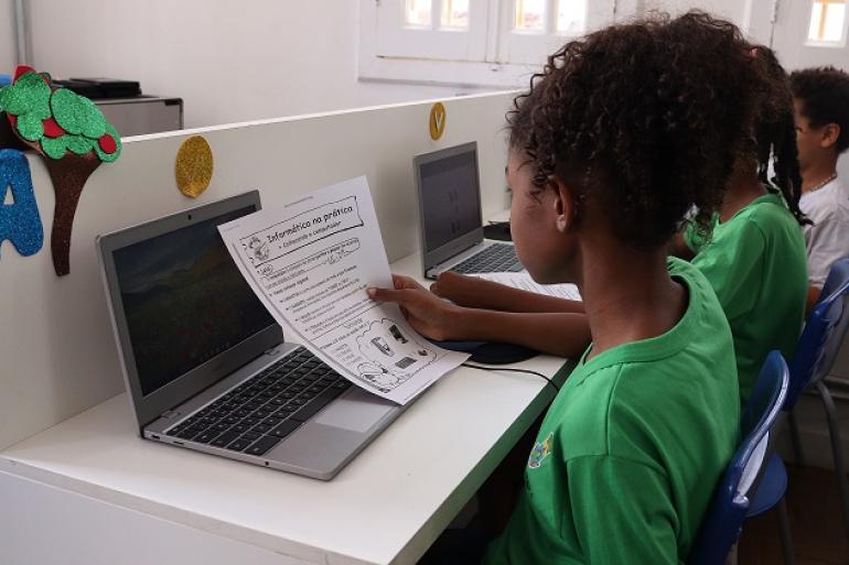 Educação Digital chega a todos os estudantes da rede municipal de BH