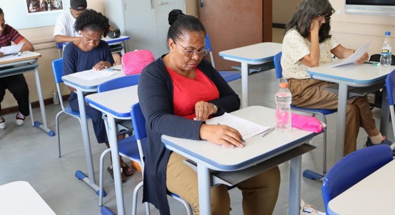 Prefeitura de BH garante acesso à alfabetização com a Educação de Jovens e Adultos (EJA)