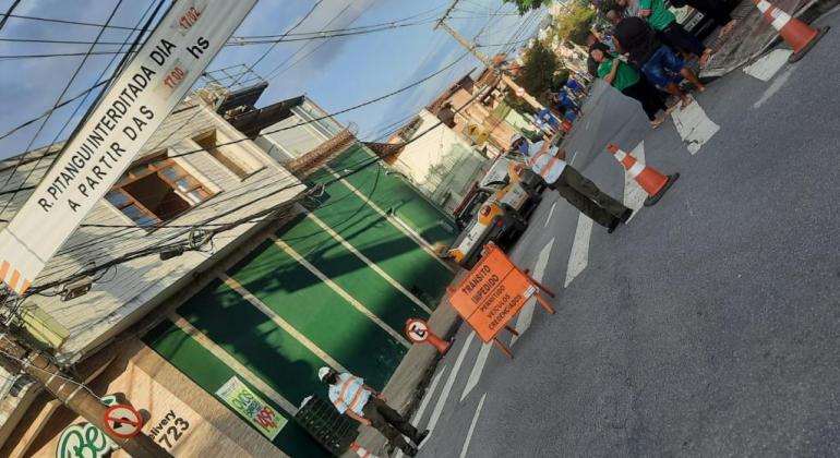 Operação de trânsito e transporte para o jogo América x Atlético Imagem de operação de trânsito no entorno do estádio Independência