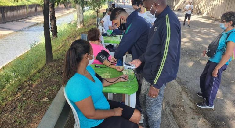 Programa da PBH orienta usuários de nove pistas de caminhada Programa da PBH orienta usuários de nove pistas de caminhada