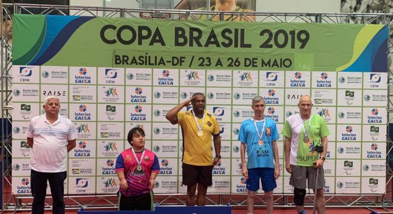 Atleta do Superar é medalhista de copa de tênis de mesa