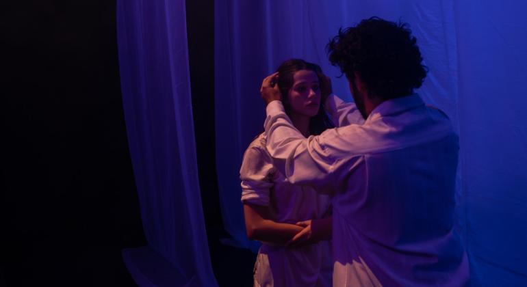 Espetáculo une drama, dança e poesia no Teatro Marília