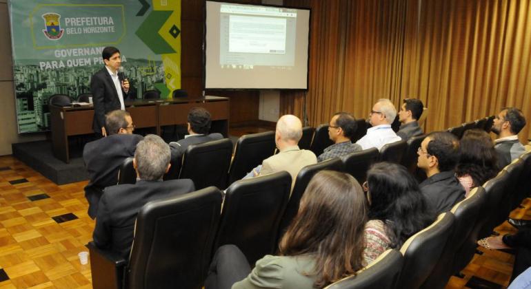 Subsecretário da Receita Municipal, Eugênio Eustáquio Veloso Fernandes, palestra sobre a importância da Nota Fiscal de Serviços Eletrônica Nacional (NFS-e nacional). 