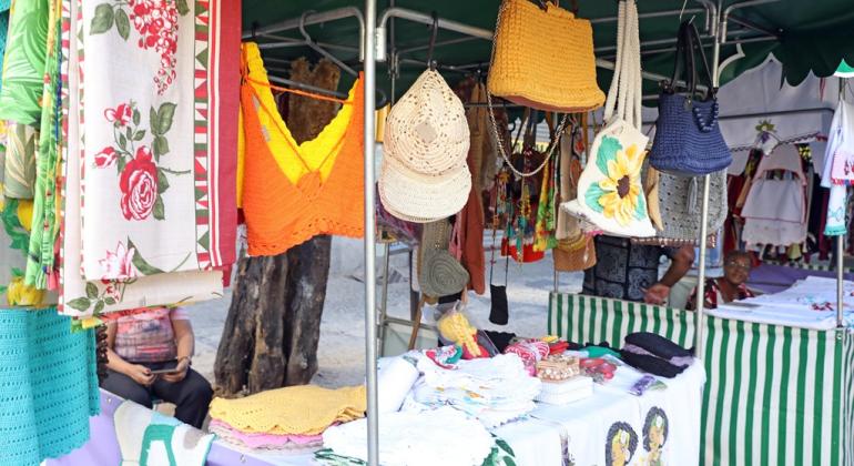 Feira da Economia Solidária da Rua Tamoios comemora aniversário de 1 ano