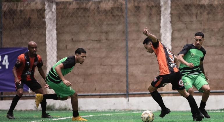 Jogos atrasados do Módulo B encerram as oitavas de final da Copa Centenário Jogos atrasados do Módulo B encerram as oitavas de final da Copa Centenário