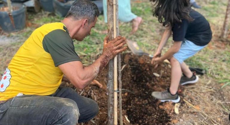 Celebrando os 125 anos de Belo Horizonte, PBH planta 125 novas árvores no Parque Celebrando os 125 anos de Belo Horizonte, PBH planta 125 novas árvores no Parque