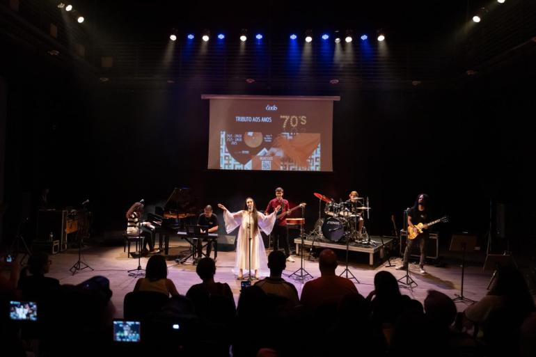 Espetáculo aposta na diversidade musical e na formação artística