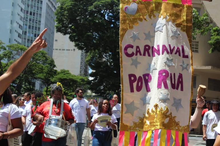Bloco da Rua promove a cidadania e a inclusão em cortejo no Colégio Batista Bloco da Rua promove a cidadania e a inclusão em cortejo no Colégio Batista