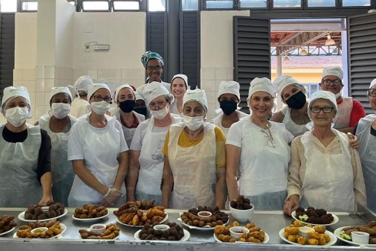 Trilhas da Gastronomia realiza aula inaugural com cozinha ao vivo