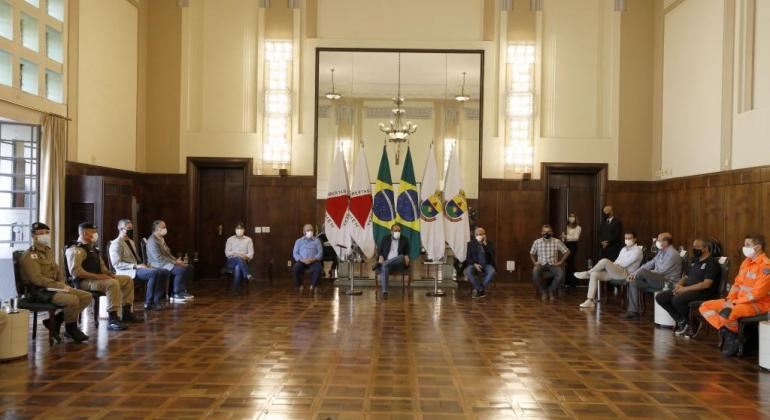 Prefeito Alexandre Kalil em reunião com representantes dos clubes de futebol e de torcidas organizadas 