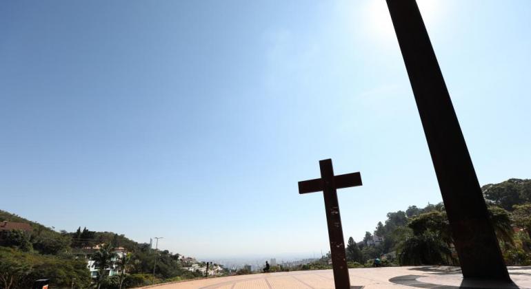 Confira o funcionamento da Prefeitura no feriado de Corpus Christi Praça do Papa, em Belo Horizonte