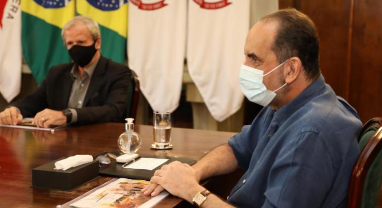 PBH e Usiminas firmam parceria para construção de hospital em Belo Horizonte Prefeito Alexandre Kalil em reunião com presidente da Usiminas