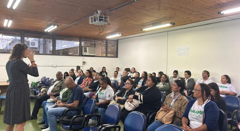 PBH e UFMG capacitam cuidadores de idosos que atuam no Programa Maior Cuidado