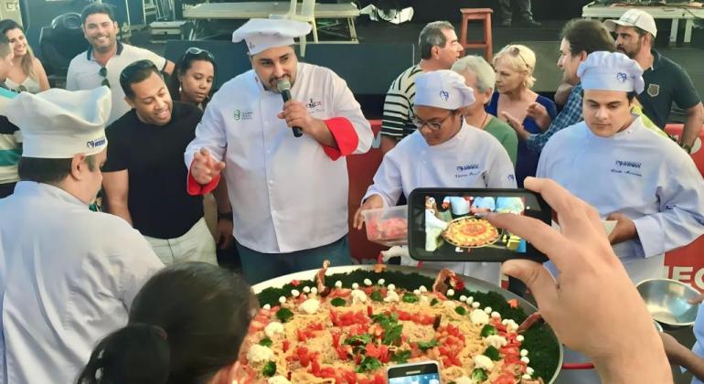Prefeitura de BH promove capacitação em gastronomia com chef Rocco