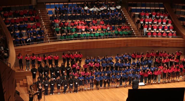 Estudantes da rede municipal emocionam o público na 13ª Cantata de Primavera 