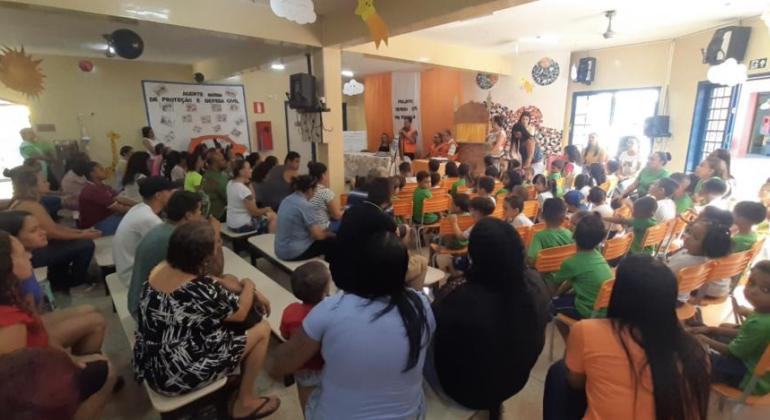 Alunos da rede municipal participam de ações para prevenção à desastres e riscos Alunos da rede municipal participam de ações para prevenção à desastres e riscos