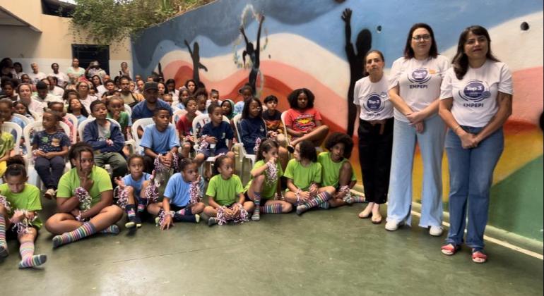 Escola da PBH é escolhida melhor do mundo em premiação internacional Escola da PBH é escolhida melhor do mundo em premiação internacional