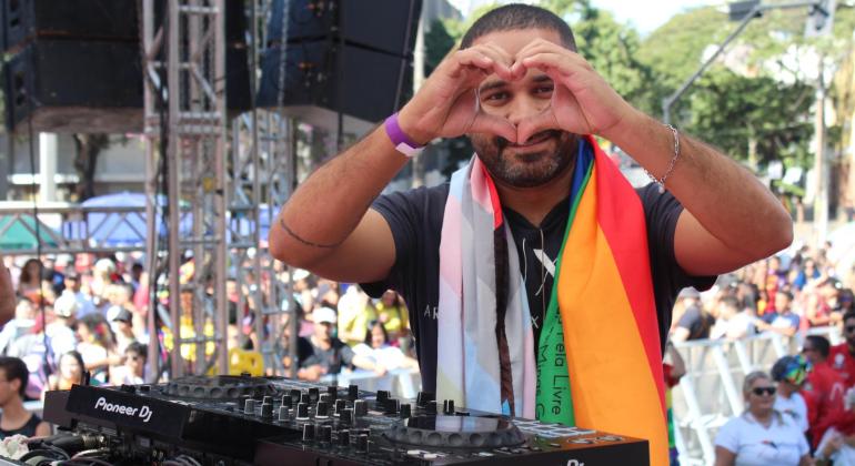 Trajeto da Parada do Orgulho LGBTQIA+ terá estrutura para garantir segurança e fluidez no trânsito
