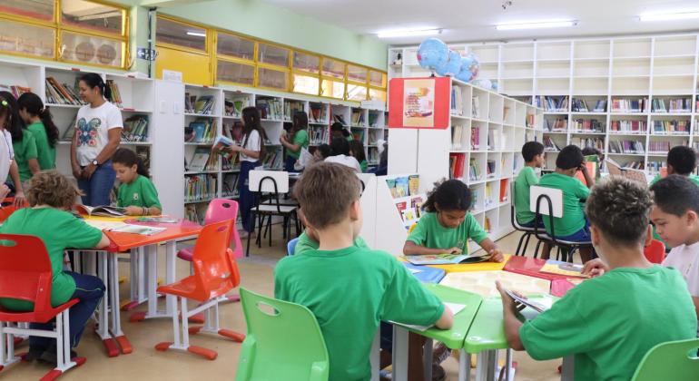 Bibliotecas das escolas municipais passam por automatização do acervo e reformas estruturais