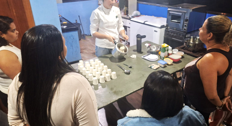 Moradores do Morro das Pedras têm aulas de empreendedorismo da Jornada Gastronômica