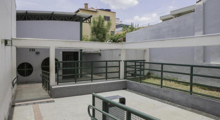 A partir do dia 27/8, a diretoria passará a receber os usuários na nova sede da regional, com entrada pela rua Anhanguera, 79, Santa Tereza. Foto: Divulgação PBH Detalhe das novas instalações da Diretoria de Assistência Social Leste.