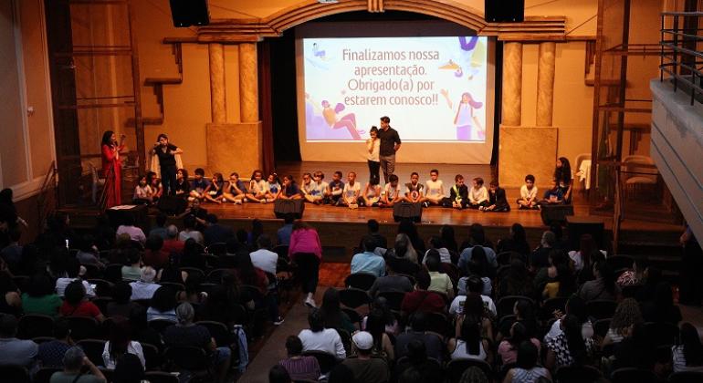 Curso de Libras para professores municipais teve encerramento especial no CEI Imaculada