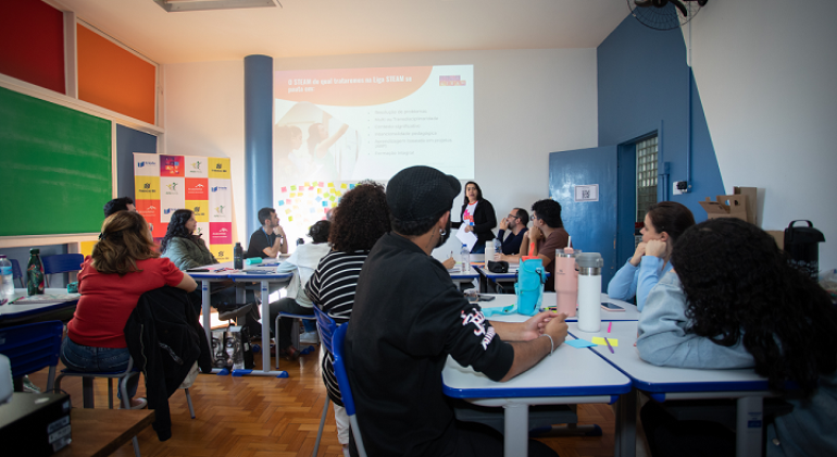 Escolas municipais são premiadas por capacitação de educadores e vão receber kits tecnológicos