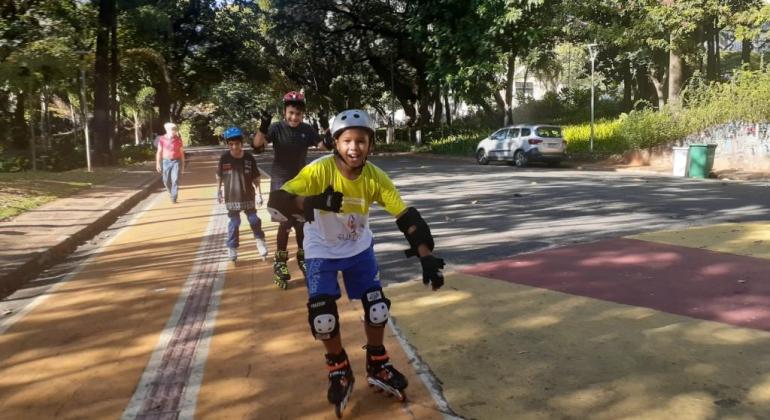 Festival Esportivo encerra semestre no Superar com patinação no Parque Municipal