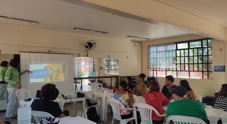 Moradores do Santa Lúcia participam de Oficinas de Marketing Digital