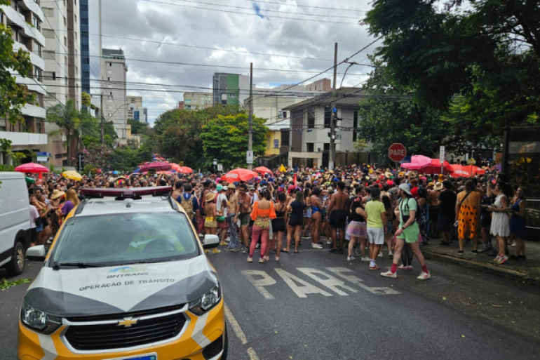 Vias serão interditadas para mais segurança dos foliões neste final de semana