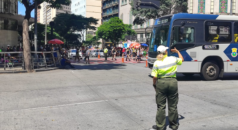 Operação de trânsito para desfile do Chama o Síndico, no Centro de BH