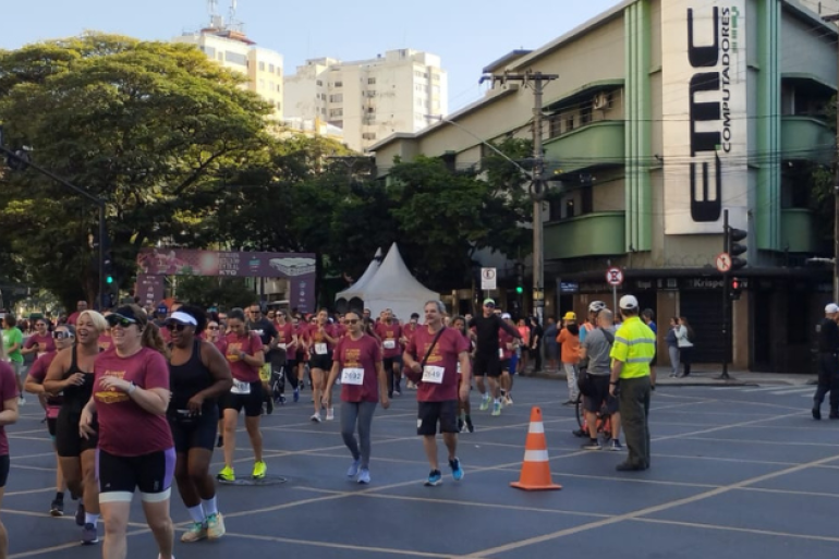 Operação de trânsito para corrida na Praça da Assembleia