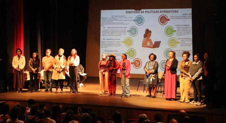 Evento com educadores e mestres da cultura popular fortalece práticas pedagógicas antirracistas