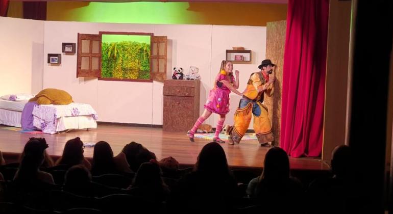 Livro ganha vida em novo espetáculo infantil no Teatro Marília