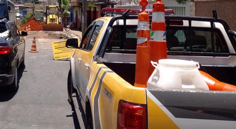 Interdição da Rua Salinas para obra emergencial da Copasa, neste sábado (25)