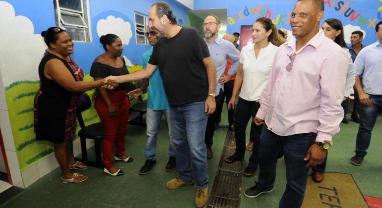 Prefeito Alexandre Kalil visita obra do OP entregue à população na Vila Sumaré Prefeito Alexandre Kalil visita creche na Vila Sumaré