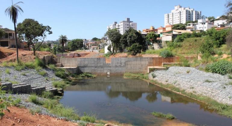 PBH entrega mais uma etapa de obras de prevenção de enchentes na Vilarinho Prefeitura entrega mais uma etapa de obras prevenção de enchentes na Avenida Vilarinho