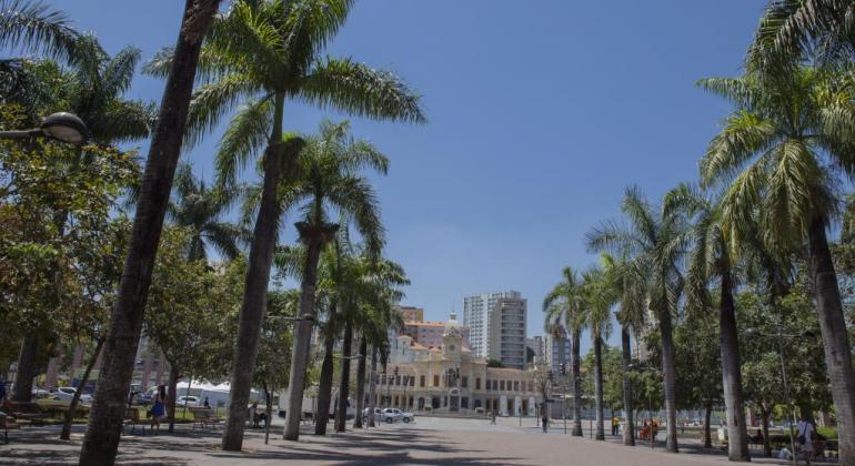 Vista da Praça Rui Barbosa com a da Estação ao fundo