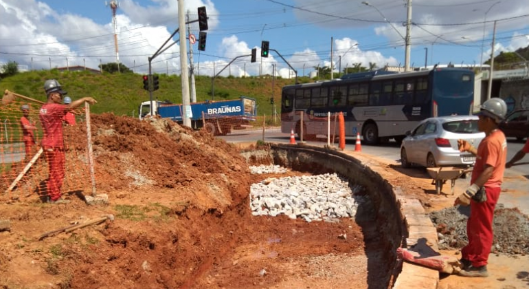Prefeitura publica edital para mais uma etapa de obras na avenida Vilarinho Obra na avenida Vilarinho
