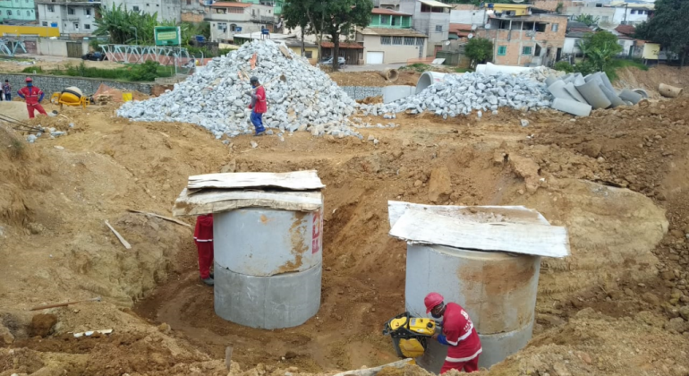 Sudecap inicia implantação de mais uma bacia na região do Barreiro Obras de contenção de enchentes na região do Barreiro