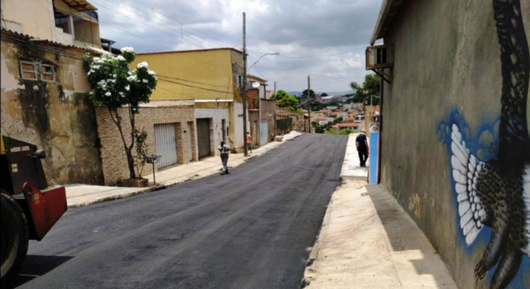 Prefeitura entrega obra na rua Ipatinga do Oeste, no bairro Dom Bosco Imagem da rua Ipatinga do Oeste reformada