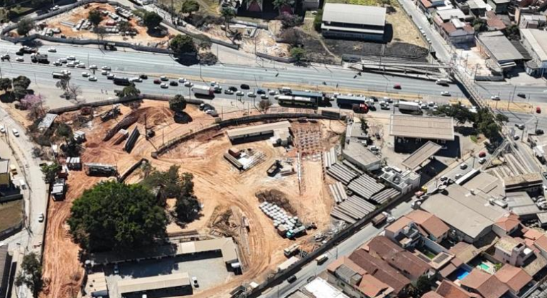 Faixa de ônibus será interditada na Cristiano Machado nesta quarta-feira (20) para obra de viaduto