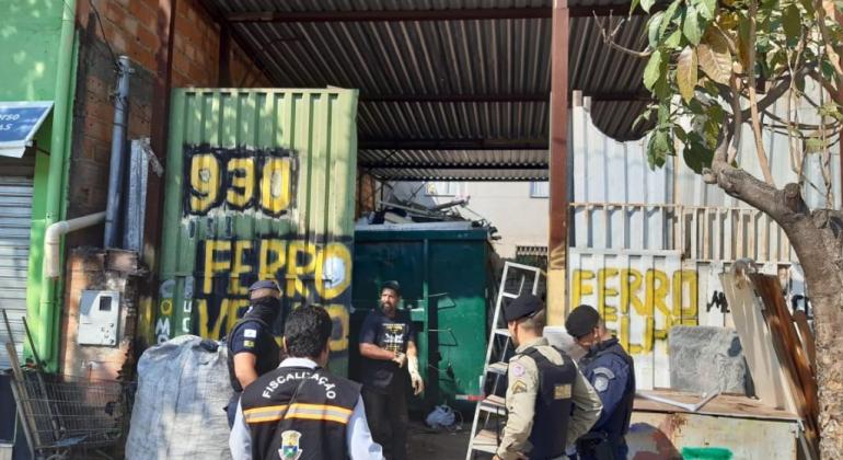 Operação contra comércio ilegal de cabos de fiação interdita ferro-velho Operação contra comércio ilegal de cabos de fiação interdita ferro-velho