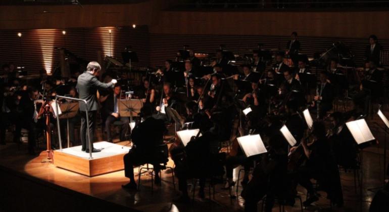 Rede Municipal de Educação leva estudantes ao encantamento da música clássica