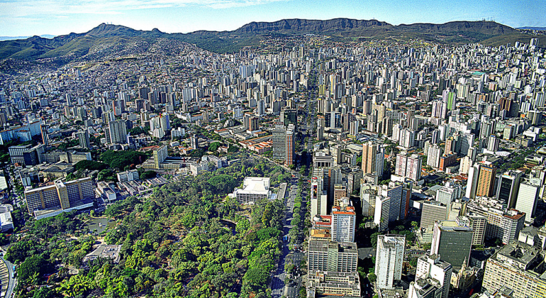 A rede é um ambiente de colaboração que tem como objetivo impulsionar a transformação digital em todo território brasileiro. Foto: Divulgação PBH Vista aérea da cidade de Belo Horizonte