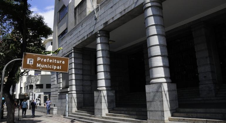 Prefeitura convoca aposentados nascidos em junho para prova de vida Prefeitura convoca aposentados nascidos em junho para prova de vida