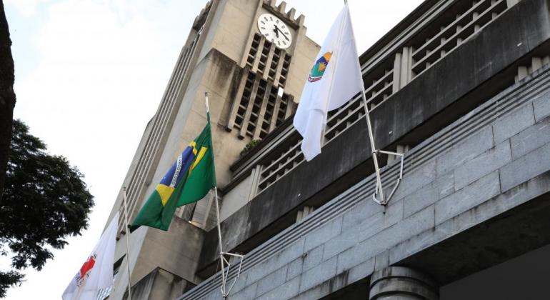 Prefeitura expande ações e identifica novas fraudes previdenciárias Fachada da Prefeitura de Belo Horizonte
