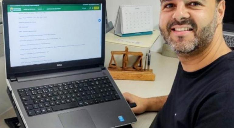 Prefeitura amplia em 398% o número de serviços on-line ofertados ao cidadão Prefeitura amplia em 398% o número de serviços on-line ofertados ao cidadão