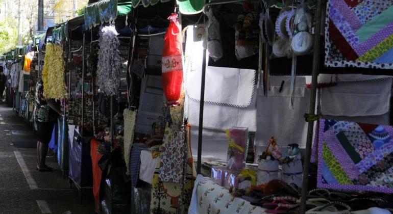 PBH sorteia vagas em feira da avenida Silva Lobo nesta sexta, dia 5 Imagem da feira de artesanato da avenida Silva Lobo