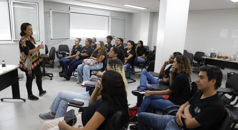 PBH promove aula de capacitação para alunos do Senai PBH promove aula de capacitação para alunos do Senai